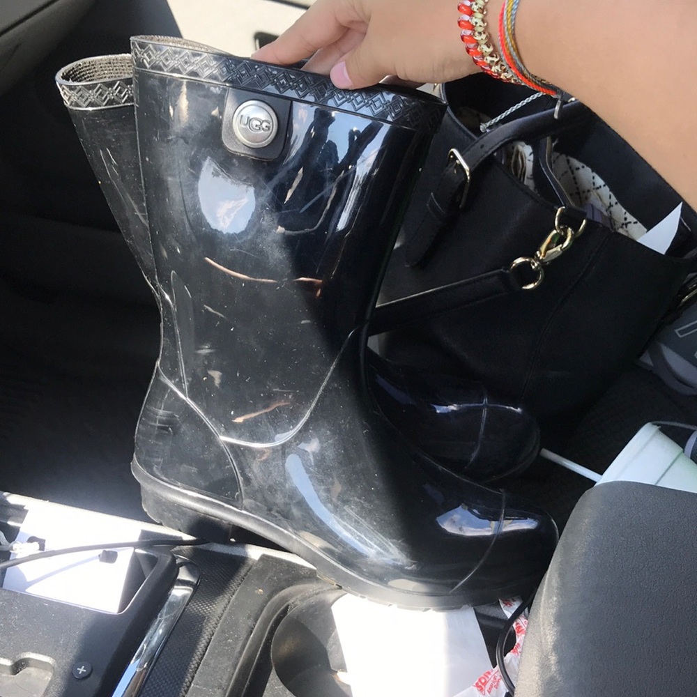 Ugg rain boots